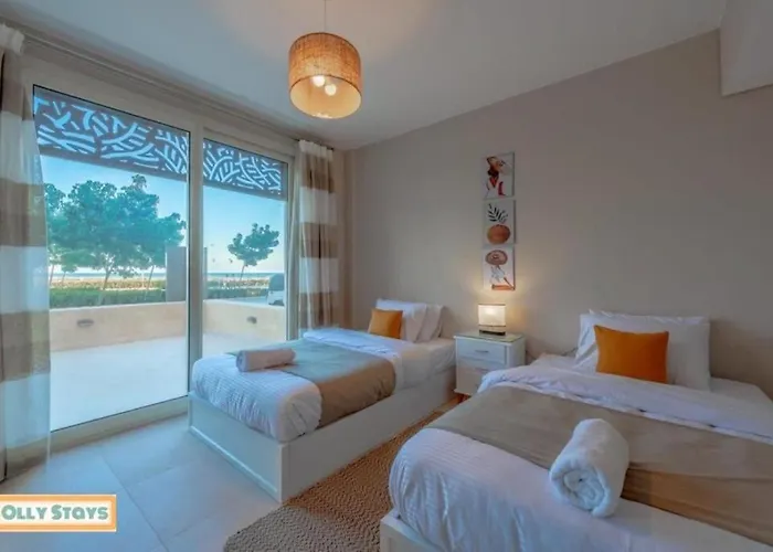 Ollystays Seaview Mangroovy 2br, & Pool Free Access Apartman Gurdaka